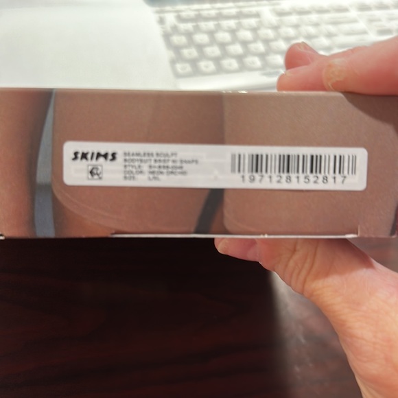 Brand new in box, never opened. Skims shapewear color neon orchid. L/XL - Picture 4 of 7